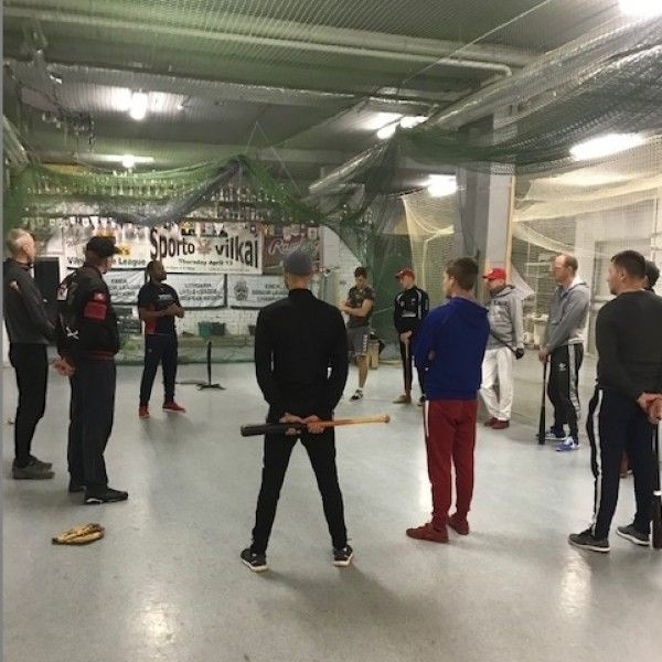 „Whole class“ for cognitive baseball training